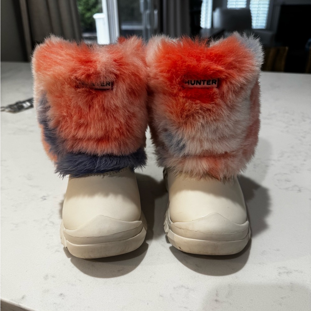Hunter Kids' Fluffy Orange and Cream Boots